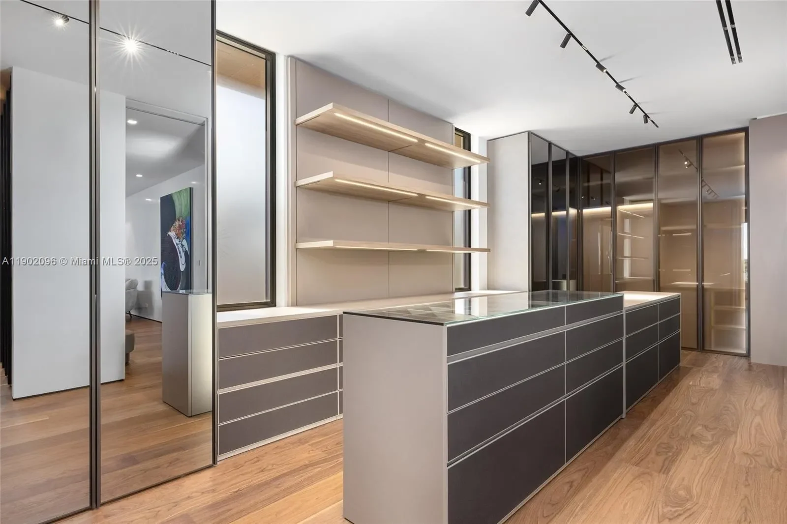 11404 N Bayshore Dr, North Miami Beach, Florida, United States. - Photo 36