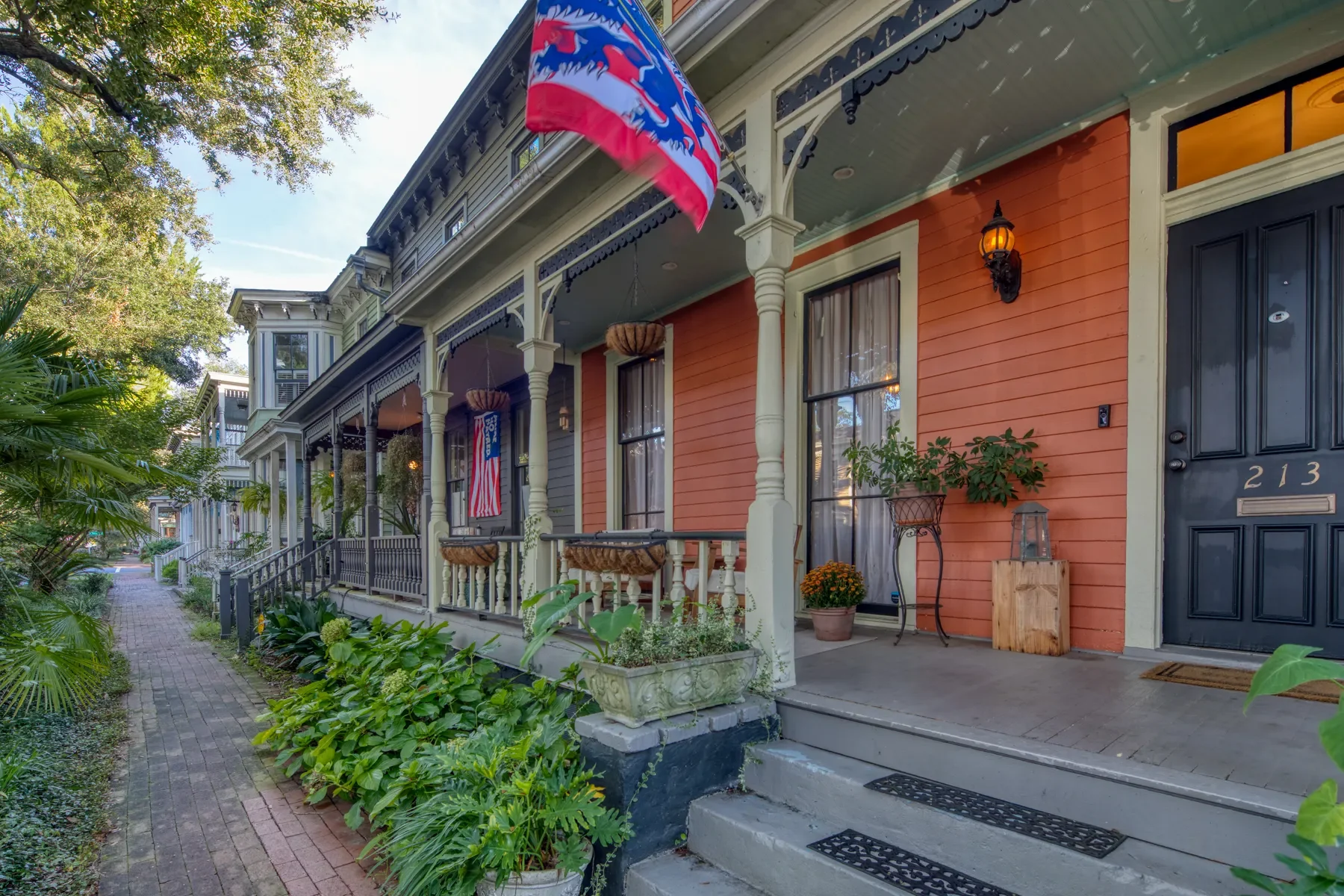 Exterior photo 5