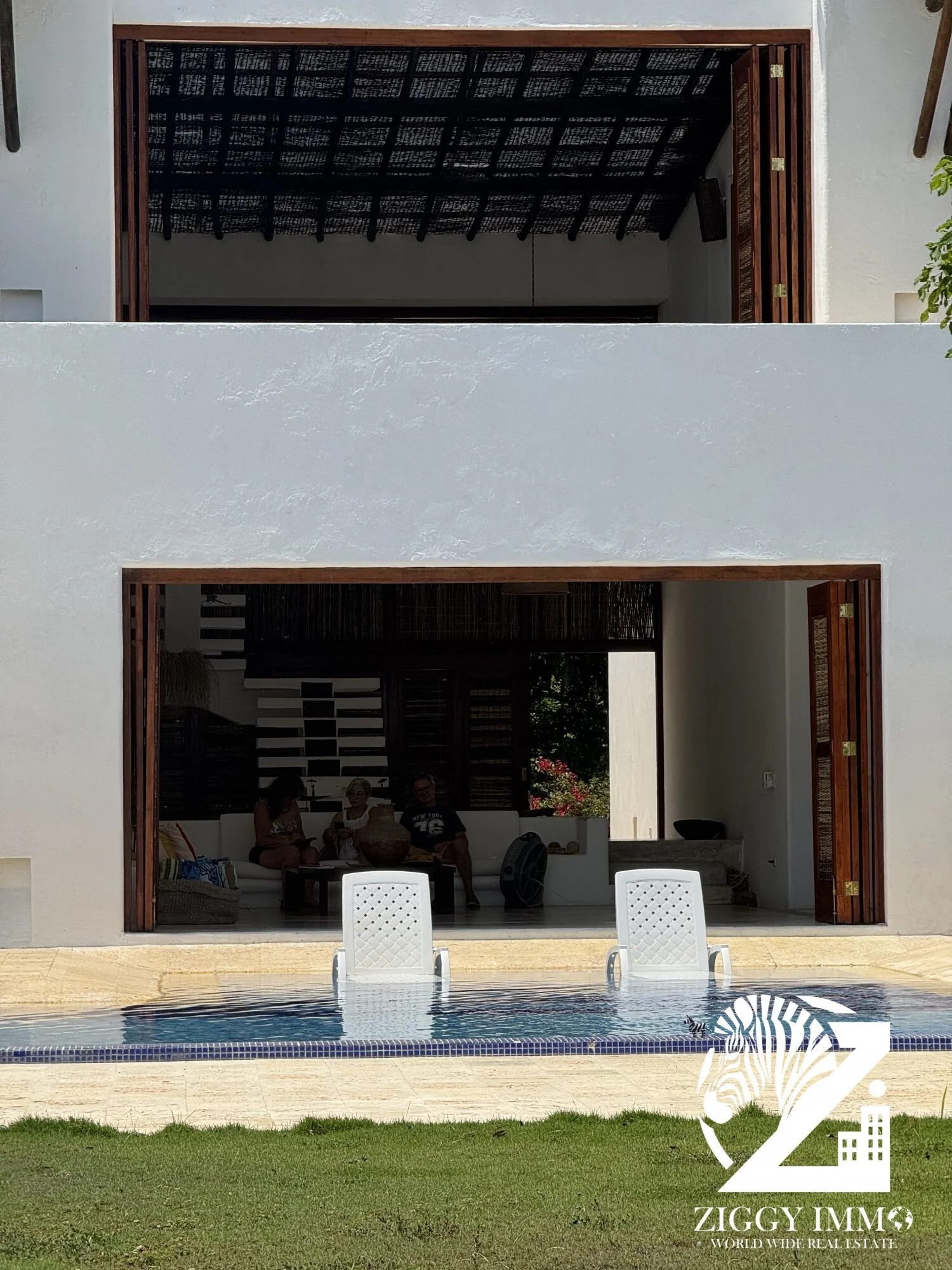 Exterior photo 7