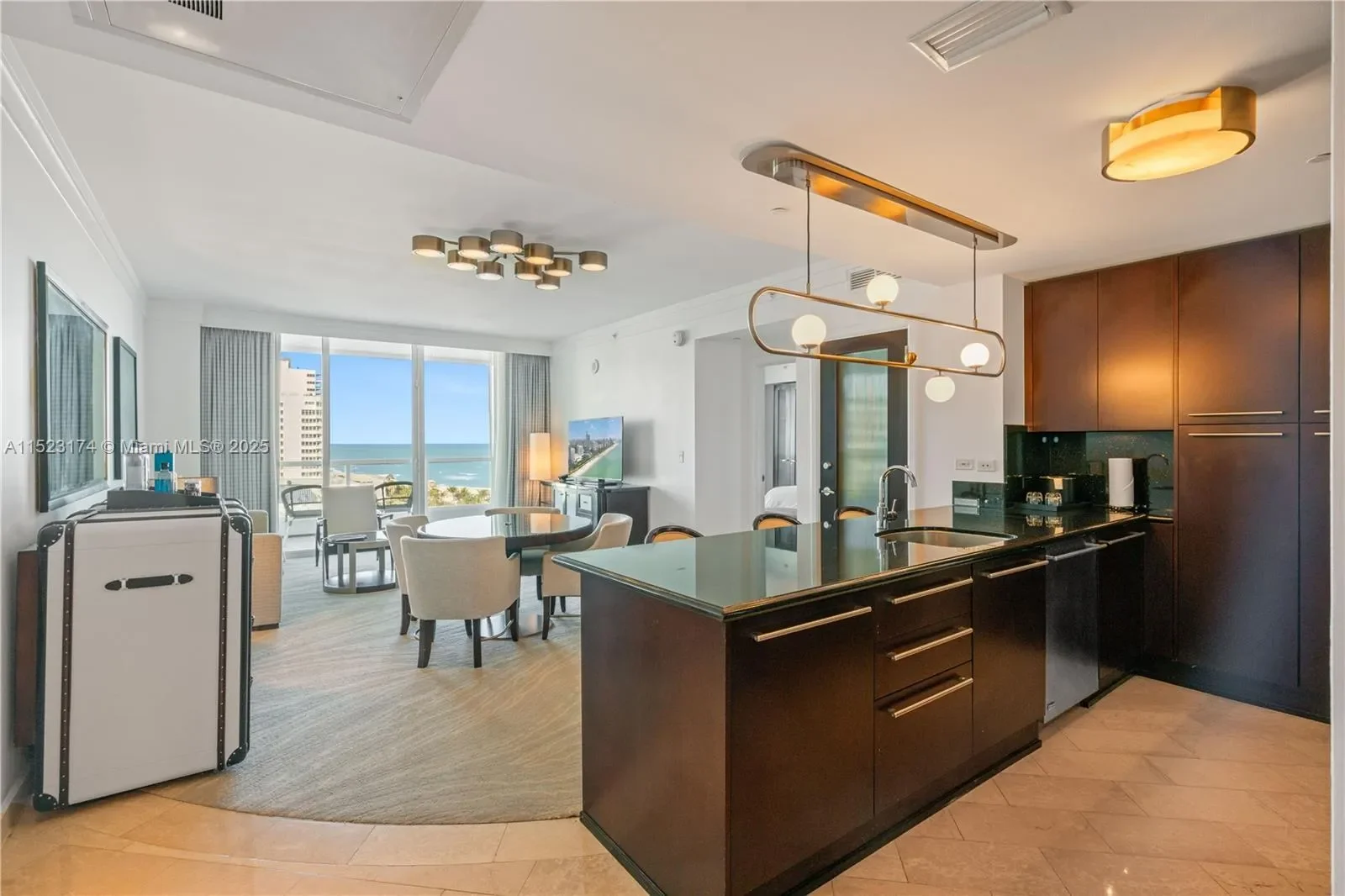 4391 COLLINS AV 1007, Miami Beach, Florida, United States. - Photo 3