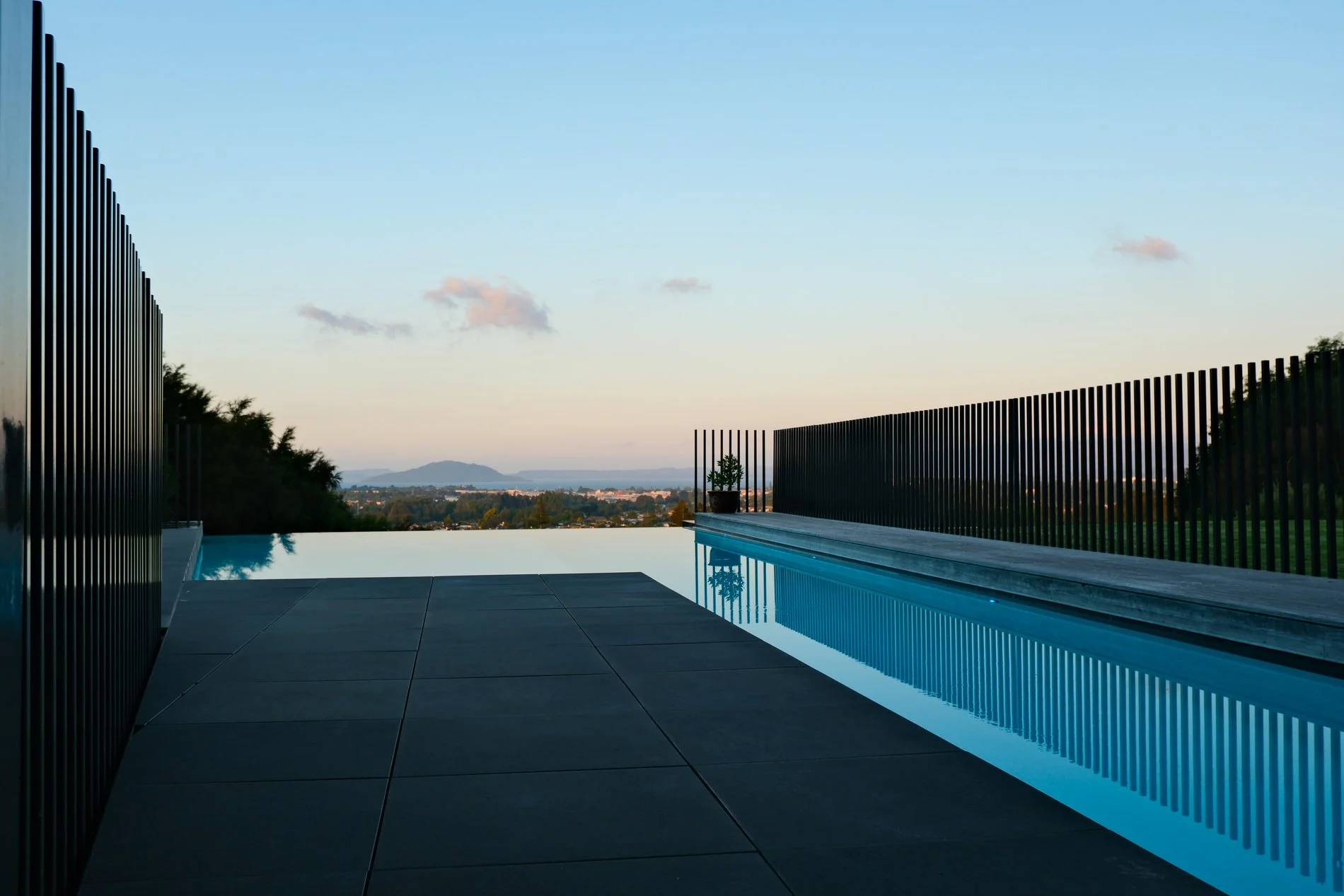 Exterior photo 8