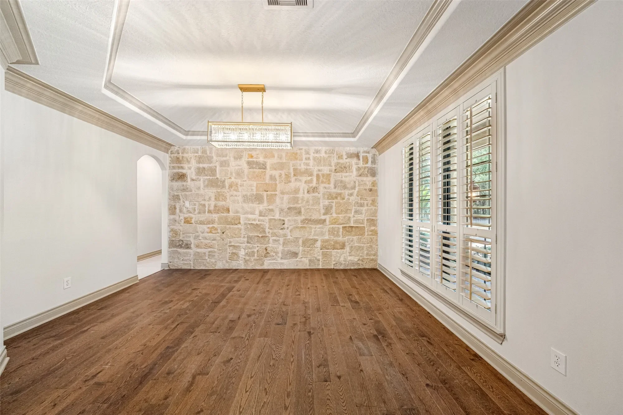 10332 Hunter Creek Lane, Conroe, TX 77304, Conroe, Texas, United States. - Photo 8