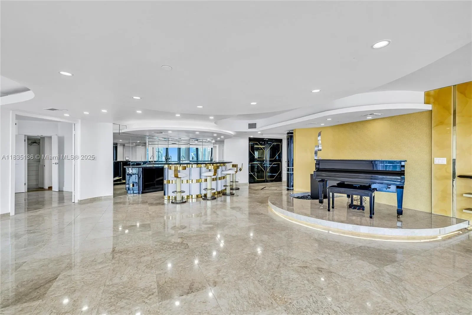 Gallery photo 6