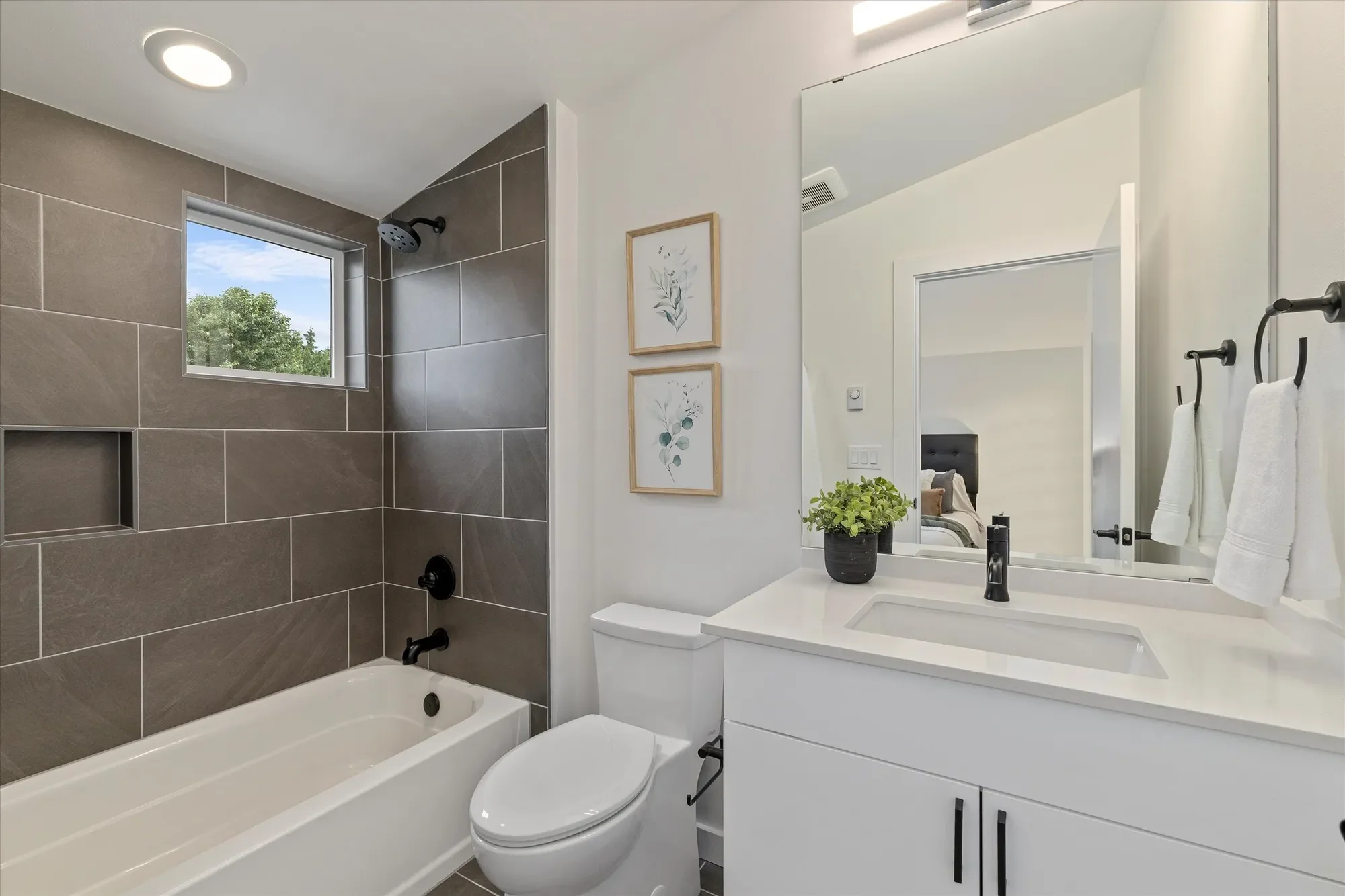 1323 N 185th St Unit #A , Shoreline, WA 98133, Seattle, Washington, United States. - Photo 13