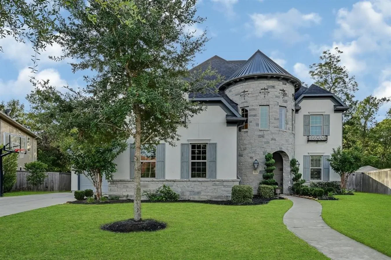 Exterior photo 4
