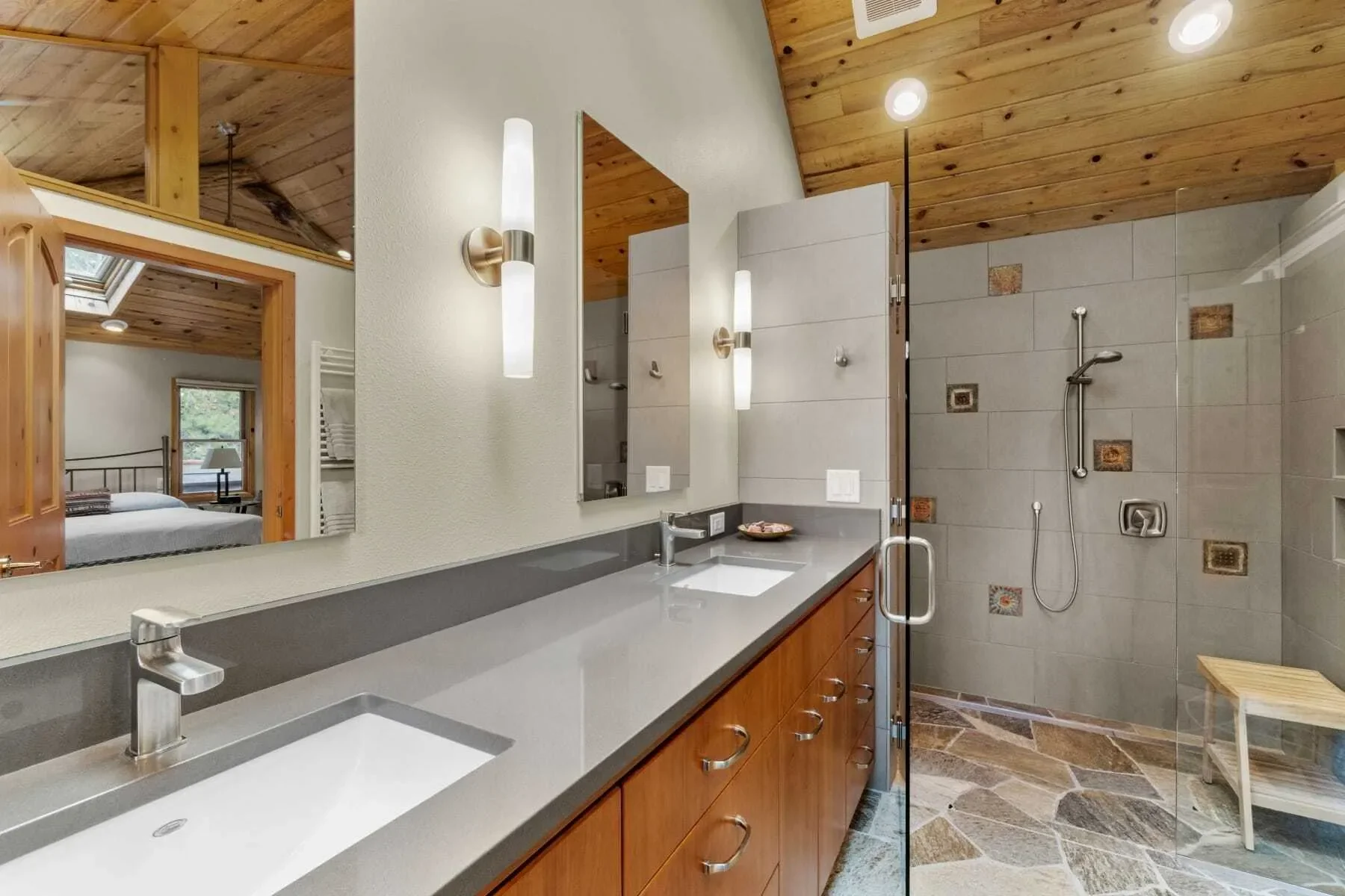 683 NW Silver Buckle Road , Bend, OR 97703, Bend, Oregon, United States. - Photo 17