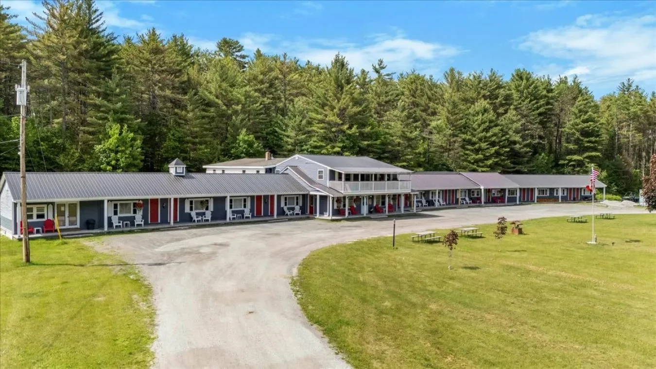 2455 US-9, Schroon Lake, New York, United States. - Photo 19