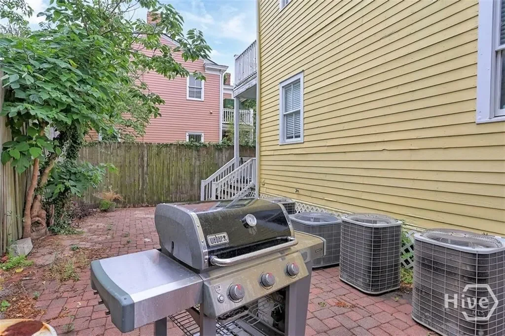 546 548 E Huntingdon Street, Savannah, Georgia, United States. - Photo 15
