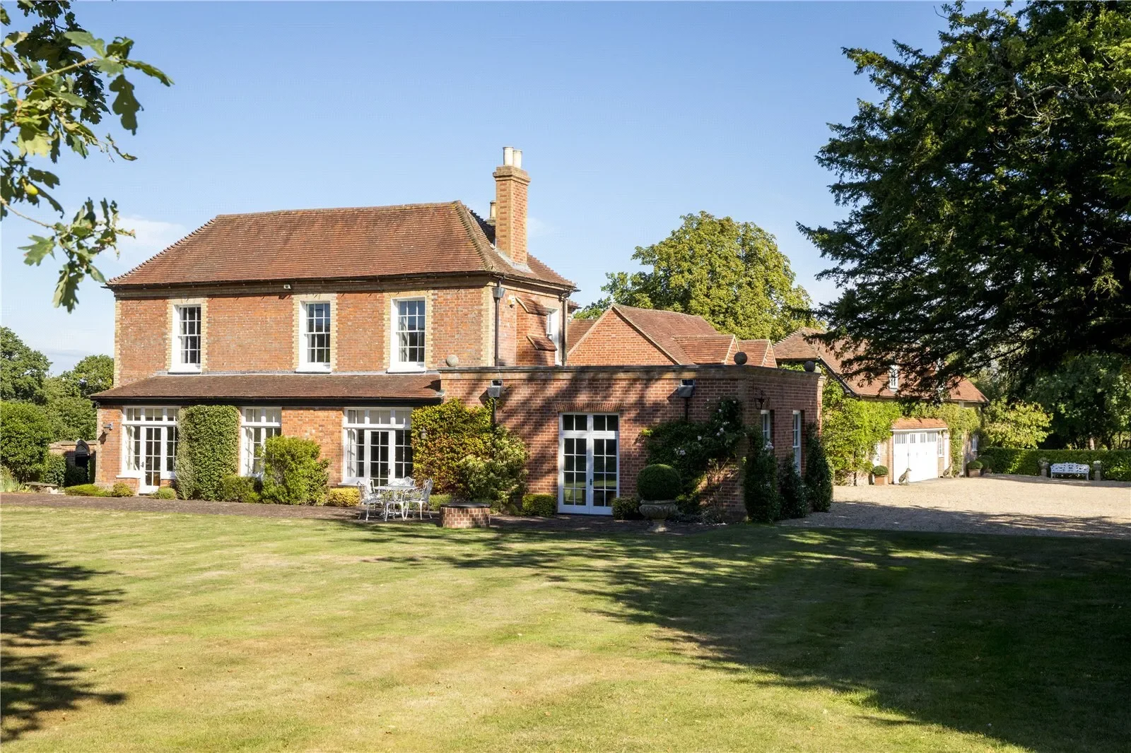 Exterior photo 7