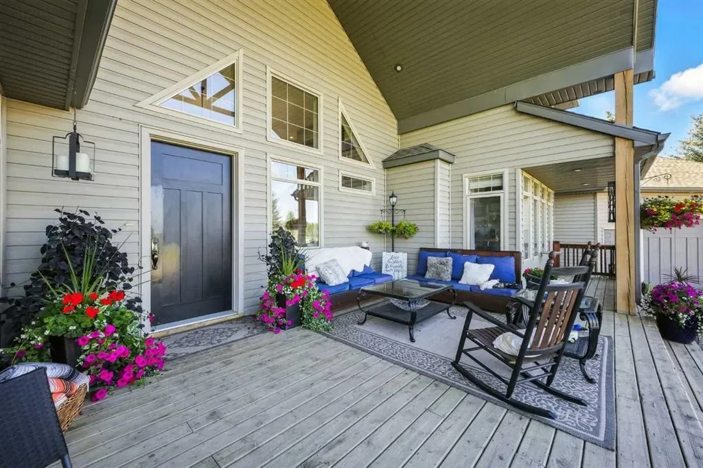 Exterior photo 3