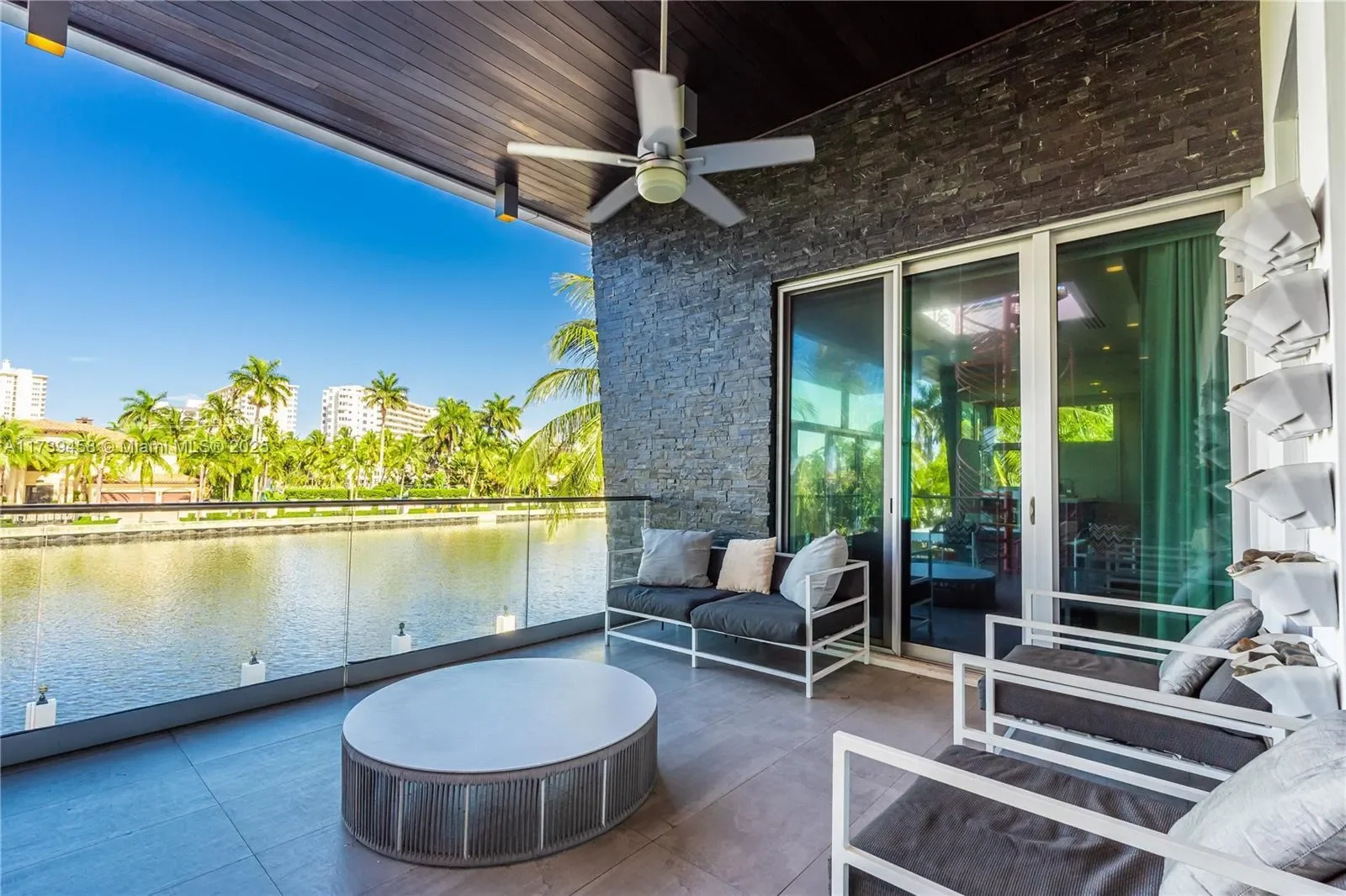 300 Royal Plaza Dr, Fort Lauderdale, Florida, United States. - Photo 49