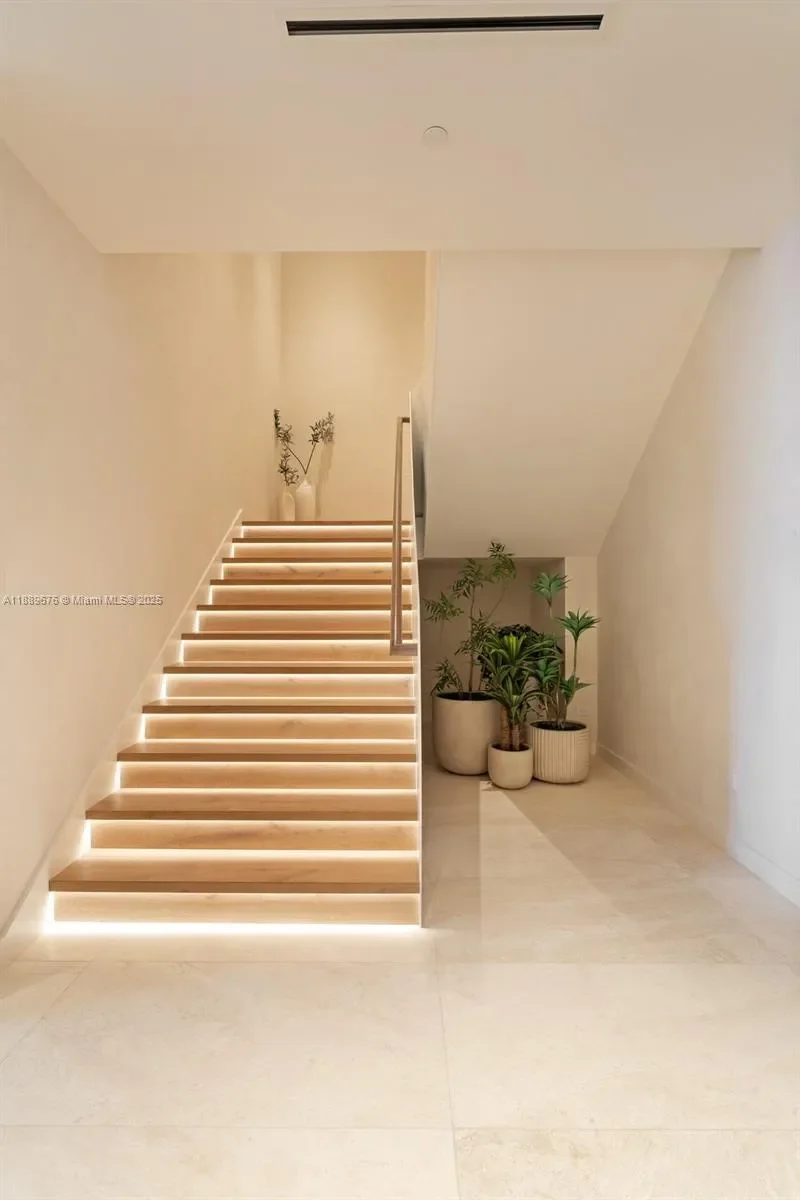18501 Collins Ave, Golden Beach, Florida, United States. - Photo 28