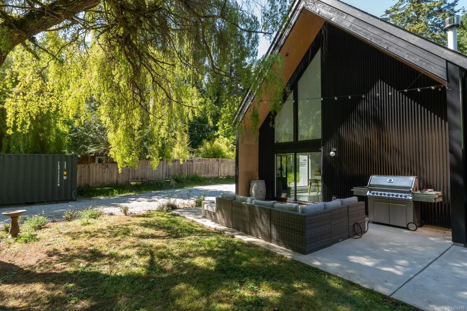 Exterior photo 4