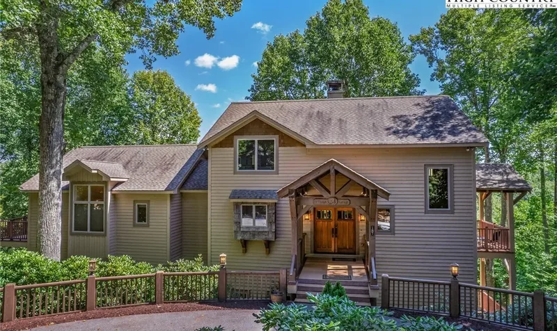 Single Family Residence in Boone
