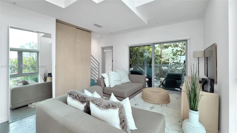 734 Michigan Ave 7 and 6, Miami Beach, Florida, United States. - Photo 10