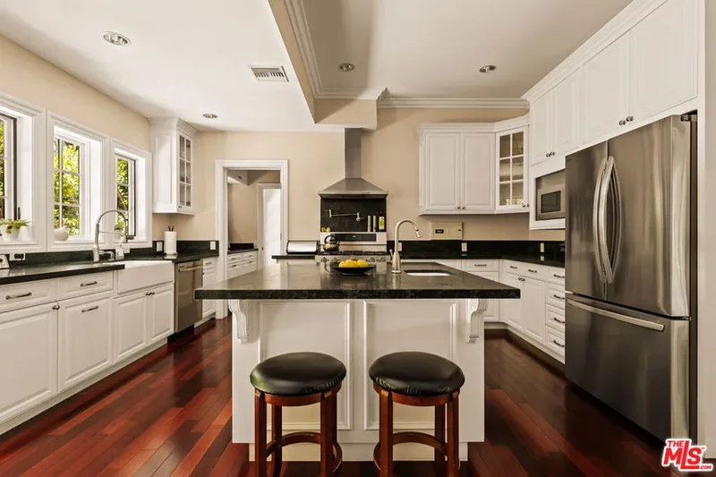 10685 Somma Way, Los Angeles, California, United States. - Photo 44