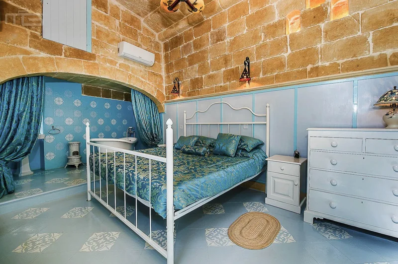 26, Gozo, Gharb, Malta. - Photo 14