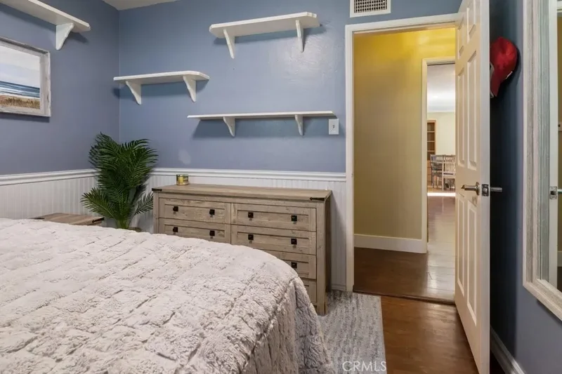 2425 Heather Avenue, Signal Hill, California, United States. - Photo 36