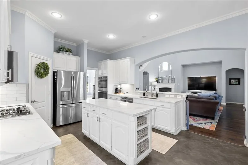 1709 E Branch Hollow Drive, Carrollton, Texas, United States. - Photo 4