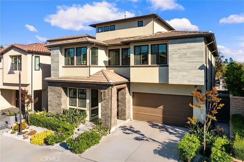 27 Alessio, Lake Forest, California, United States. - Photo 4