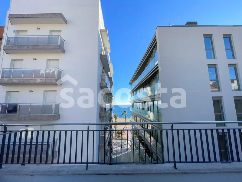 Exclusive Building With Homes And Commercial Premises A Meters From The Sea In Lloret De Mar