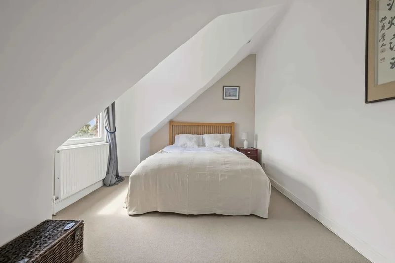 Coombe Lane West, London, England, United Kingdom. - Photo 11