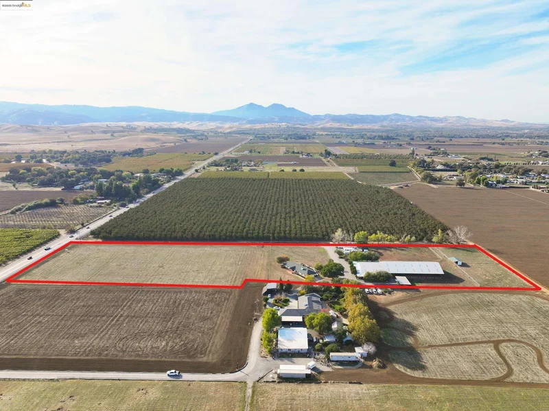 23701 Marsh Creek Rd, Brentwood, California, United States. - Photo 24