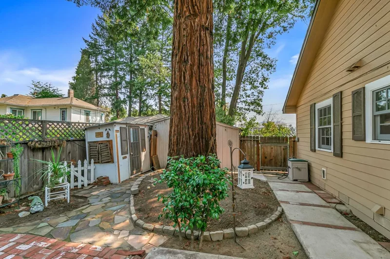 715 S Oakdale Avenue , Medford, OR 97501, Medford, Oregon, United States. - Photo 33