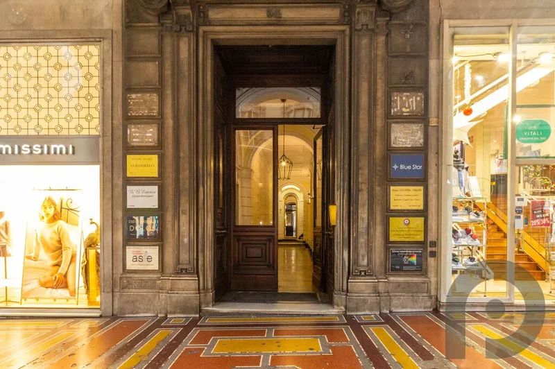 Via Venti Settembre, Genoa, Liguria, Italy. - Photo 4