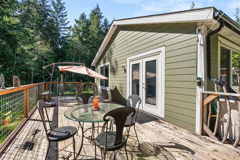 1751 Blower Rd, Sechelt, BC V7Z 0A6, Sechelt, British Columbia, Canada. - Photo 18