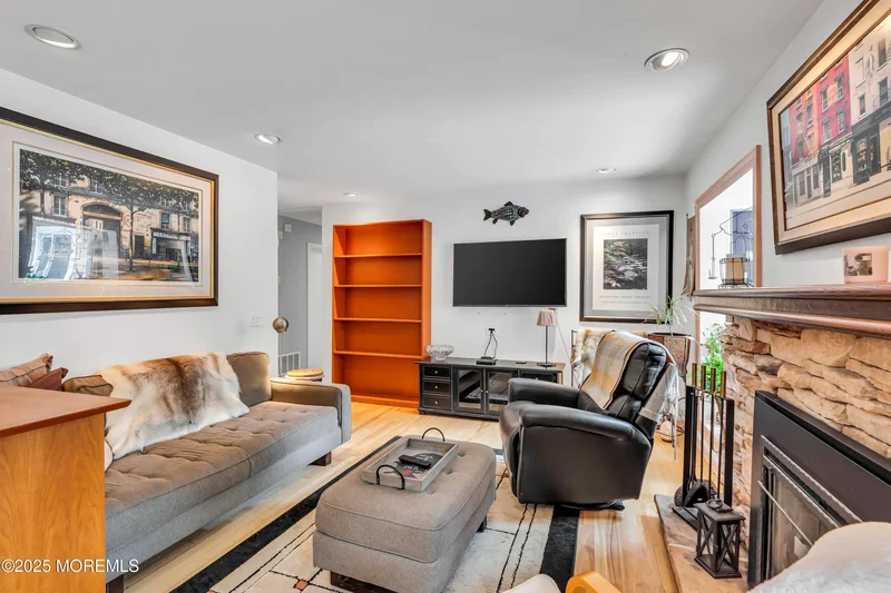 14 Copperfield Court, Eatontown, NJ 07724, Tinton Falls, New Jersey, United States. - Photo 9