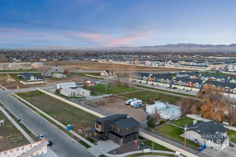 60 N Feather Reed Ave., Meridian, ID 83642, Meridian, Idaho, United States. - Photo 21