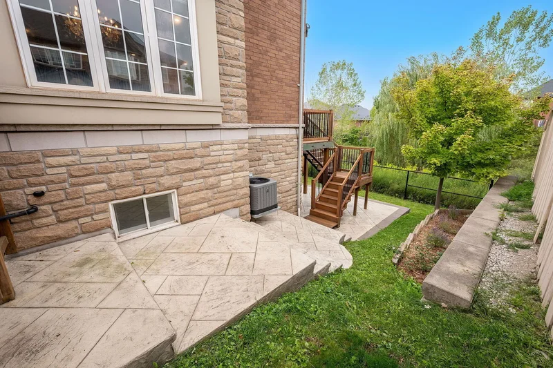 745 Farmstead Dr  21, Milton, ON L9T 8B1, Milton, Ontario, Canada. - Photo 21