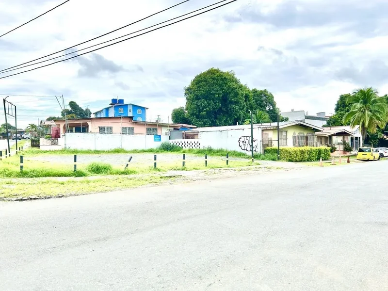 For sale in the center of La Chorrera