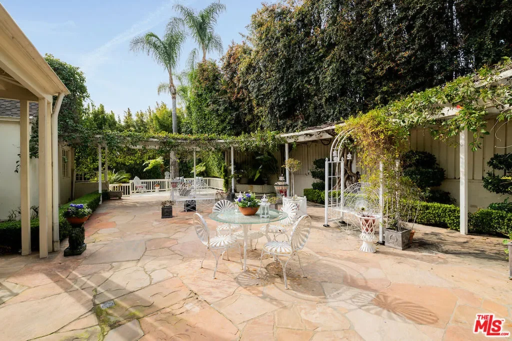 601 Woodruff Avenue, Los Angeles, California, United States. - Photo 20