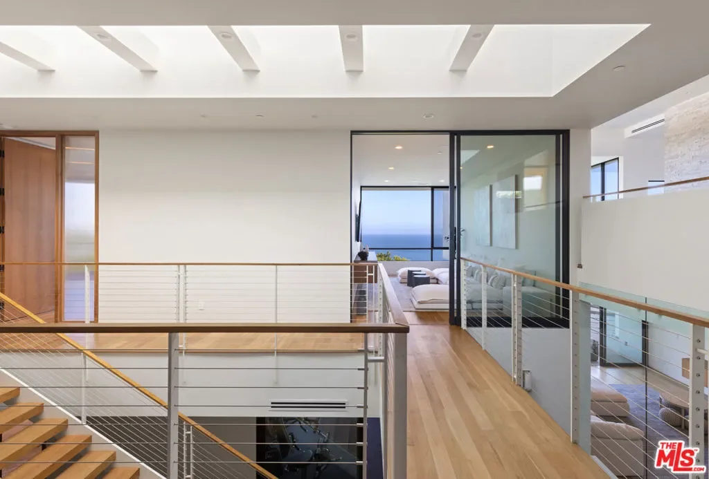 32357 Pacific Coast Highway, Malibu, California, United States. - Photo 8