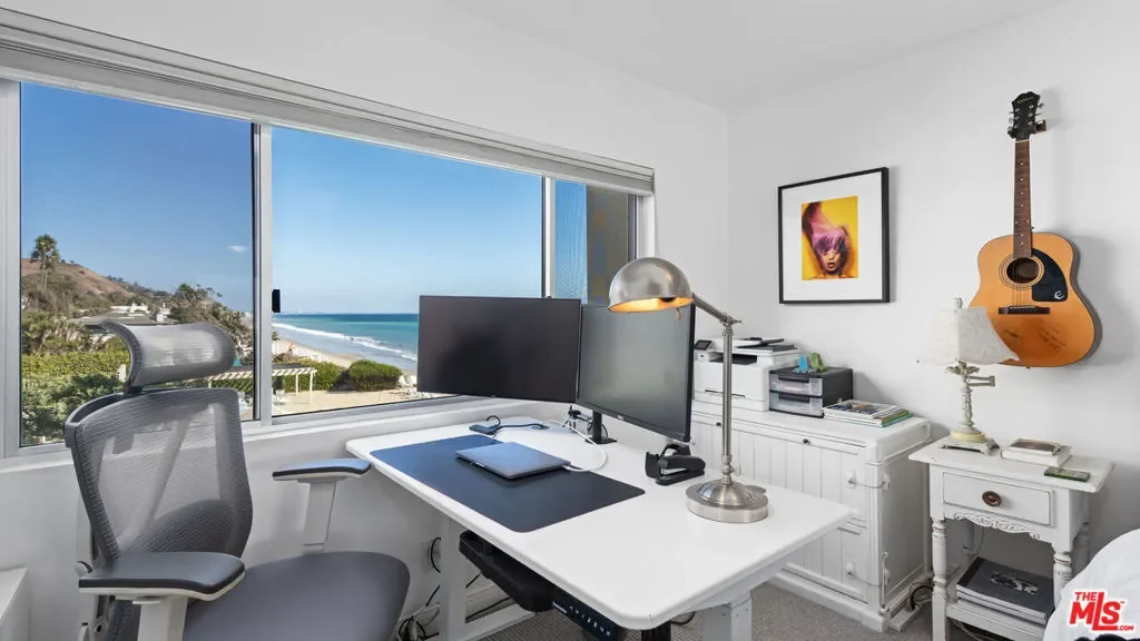22548 Pacific Coast Highway 214, Malibu, California, United States. - Photo 19