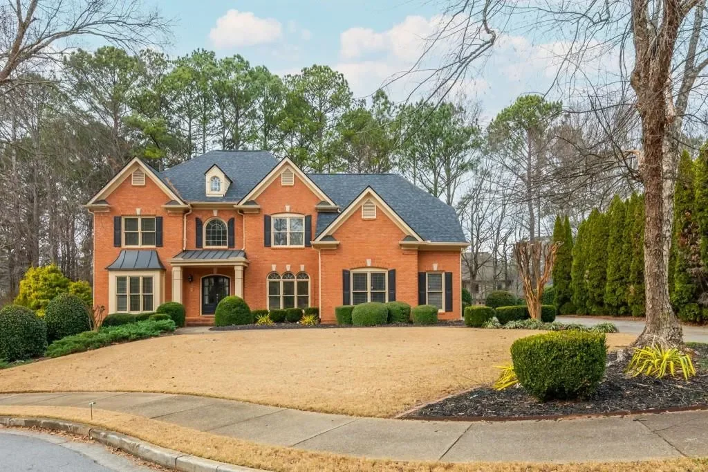 Exterior photo 5
