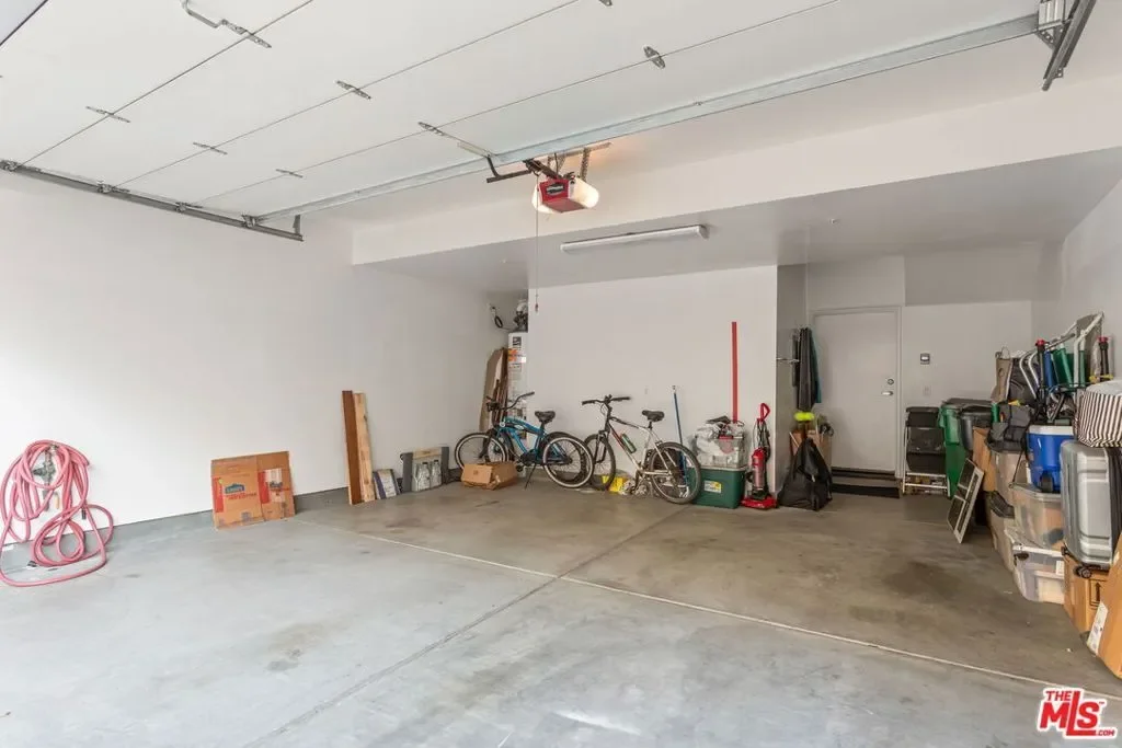 25 Delancy, Irvine, California, United States. - Photo 2