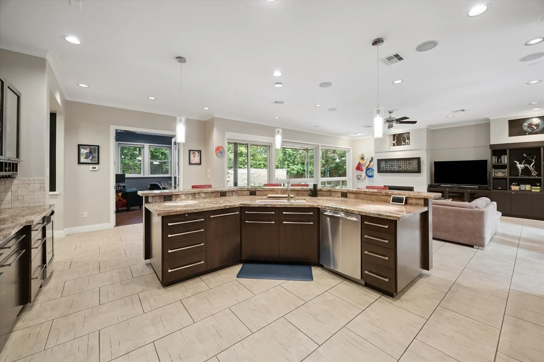 863 W 42nd Street, Houston, TX 77018, Houston, Texas, United States. - Photo 17