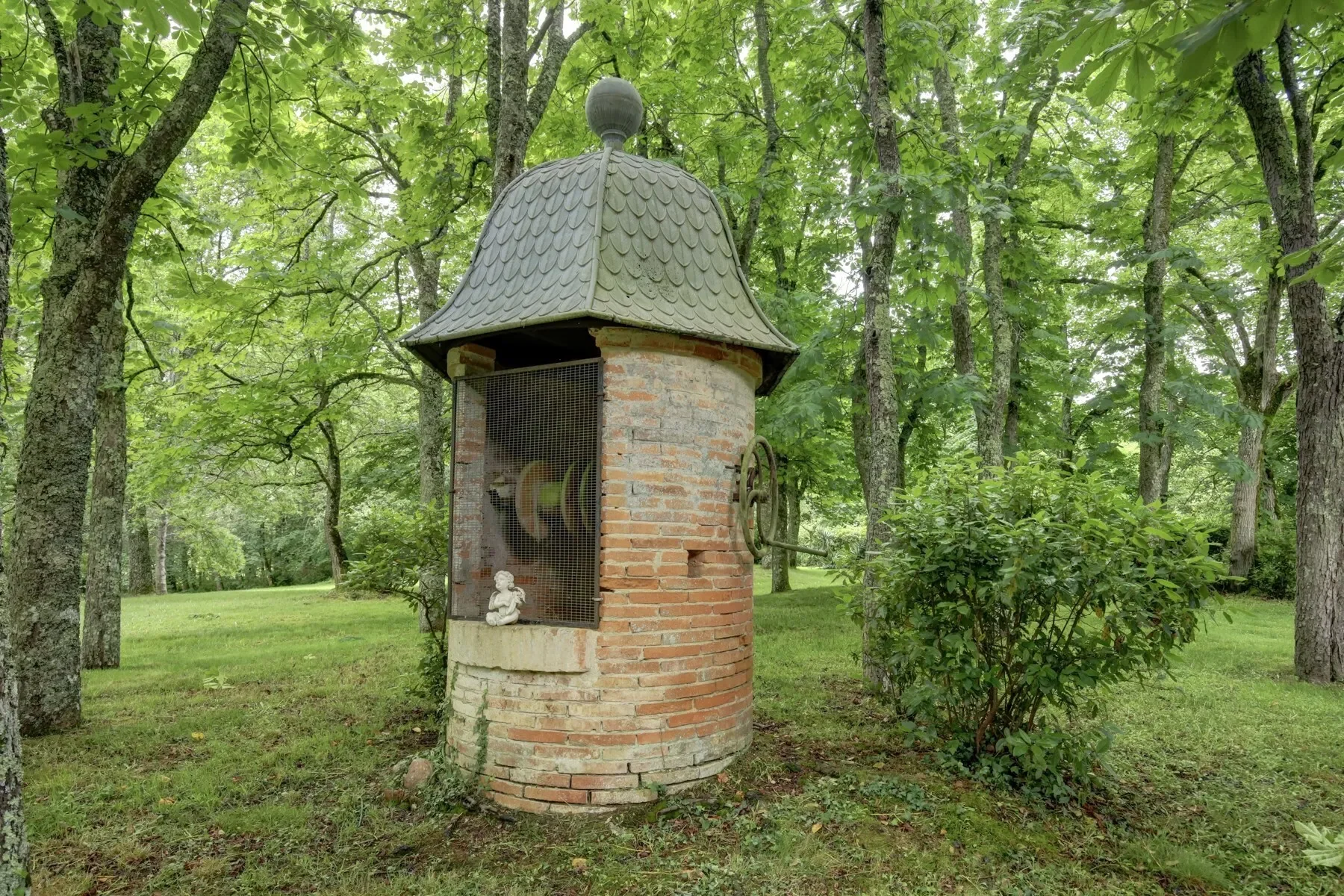 Exterior photo 3