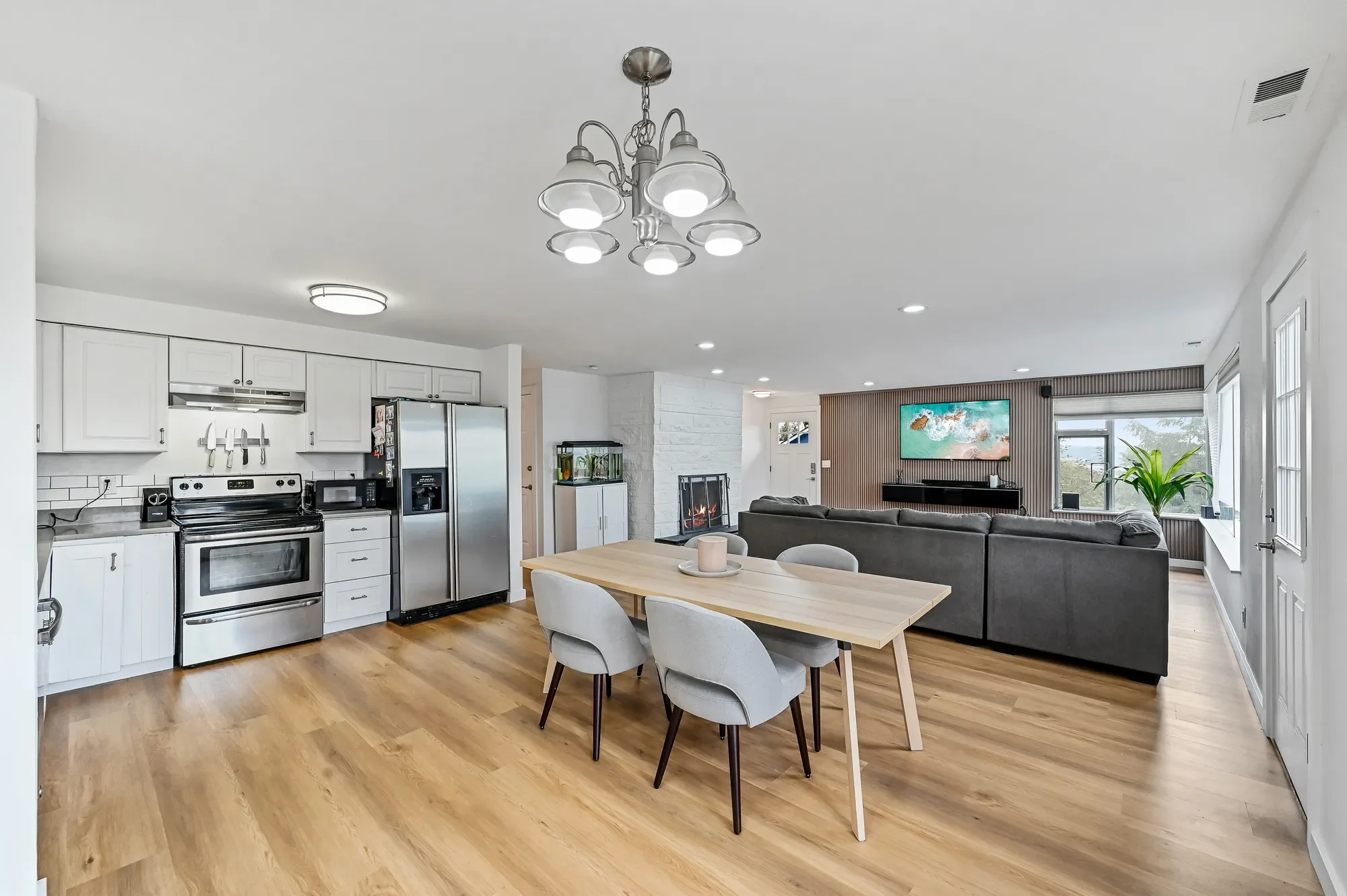2942 S Fontanelle St , Seattle, WA 98108, Seattle, Washington, United States. - Hero Image