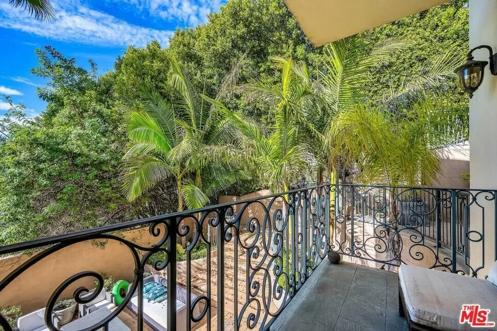 3110 Benedict Canyon Drive, Beverly Hills, California, United States. - Photo 10