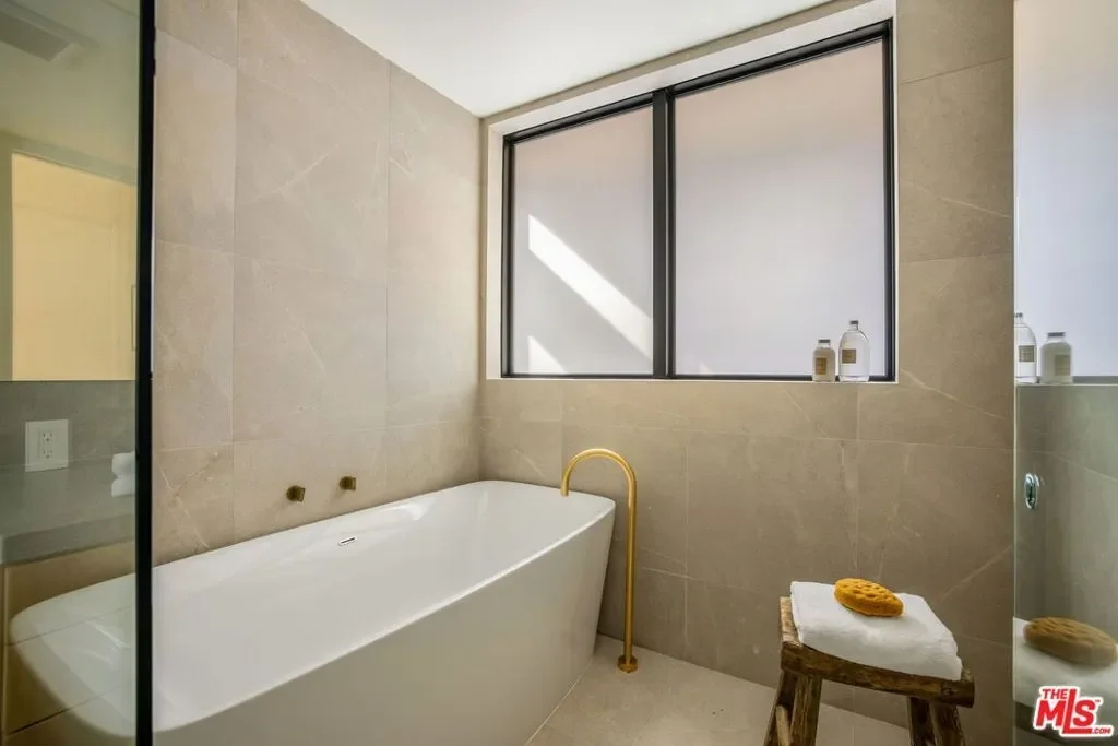 929 Hilldale, Altadena, California, United States. - Photo 32