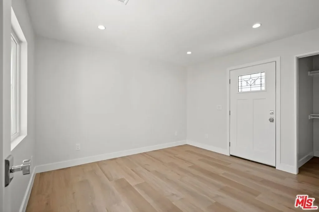 1561 East Elizabeth Street, Altadena, California, United States. - Photo 5