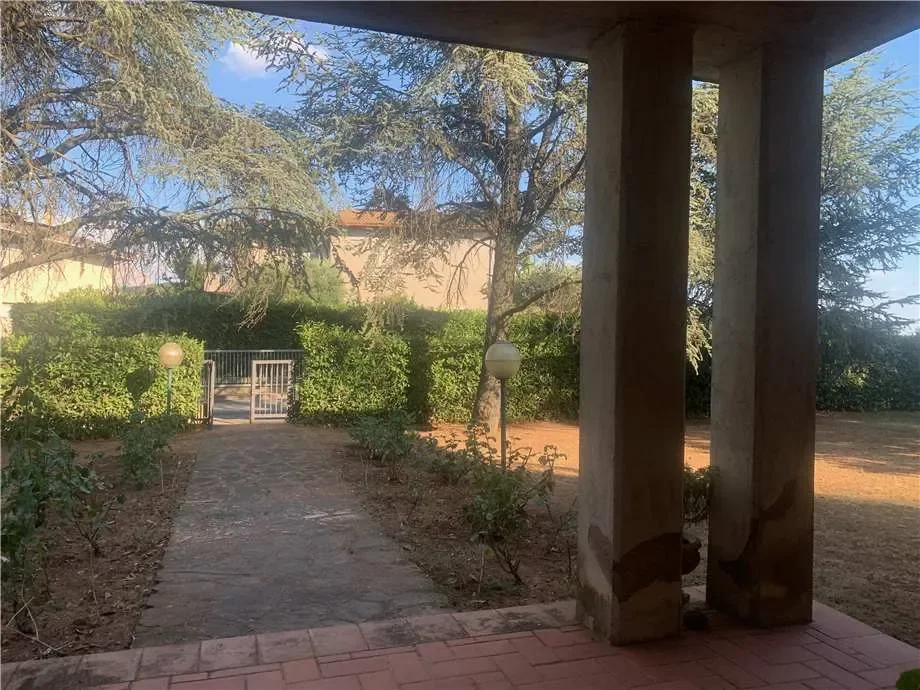 Exterior photo 10