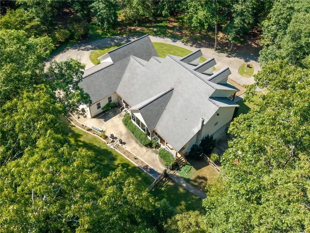 211 W Oakcrest Drive, Blue Ridge, Georgia, United States. - Photo 3