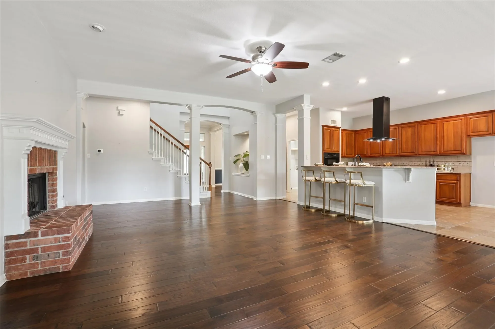 120 Juniper TRL, Elgin, Texas, United States. - Photo 2