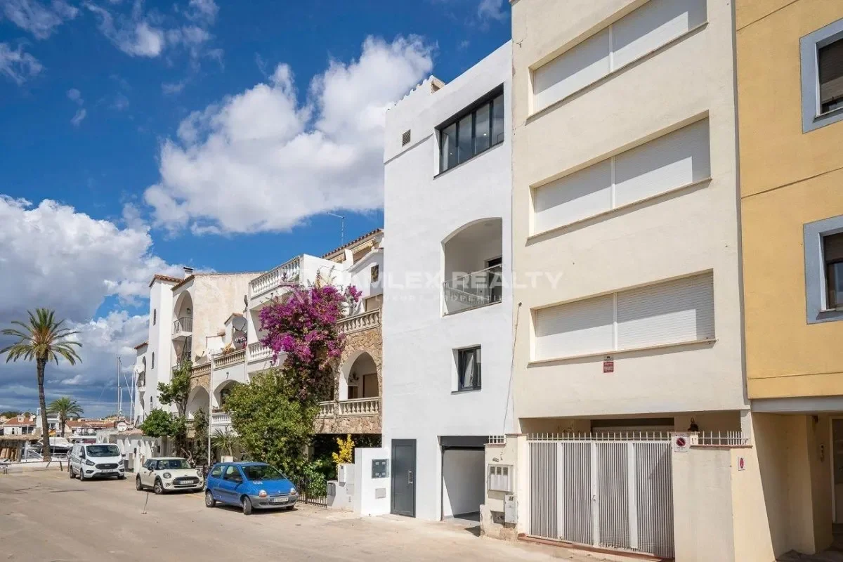 Exterior photo 6