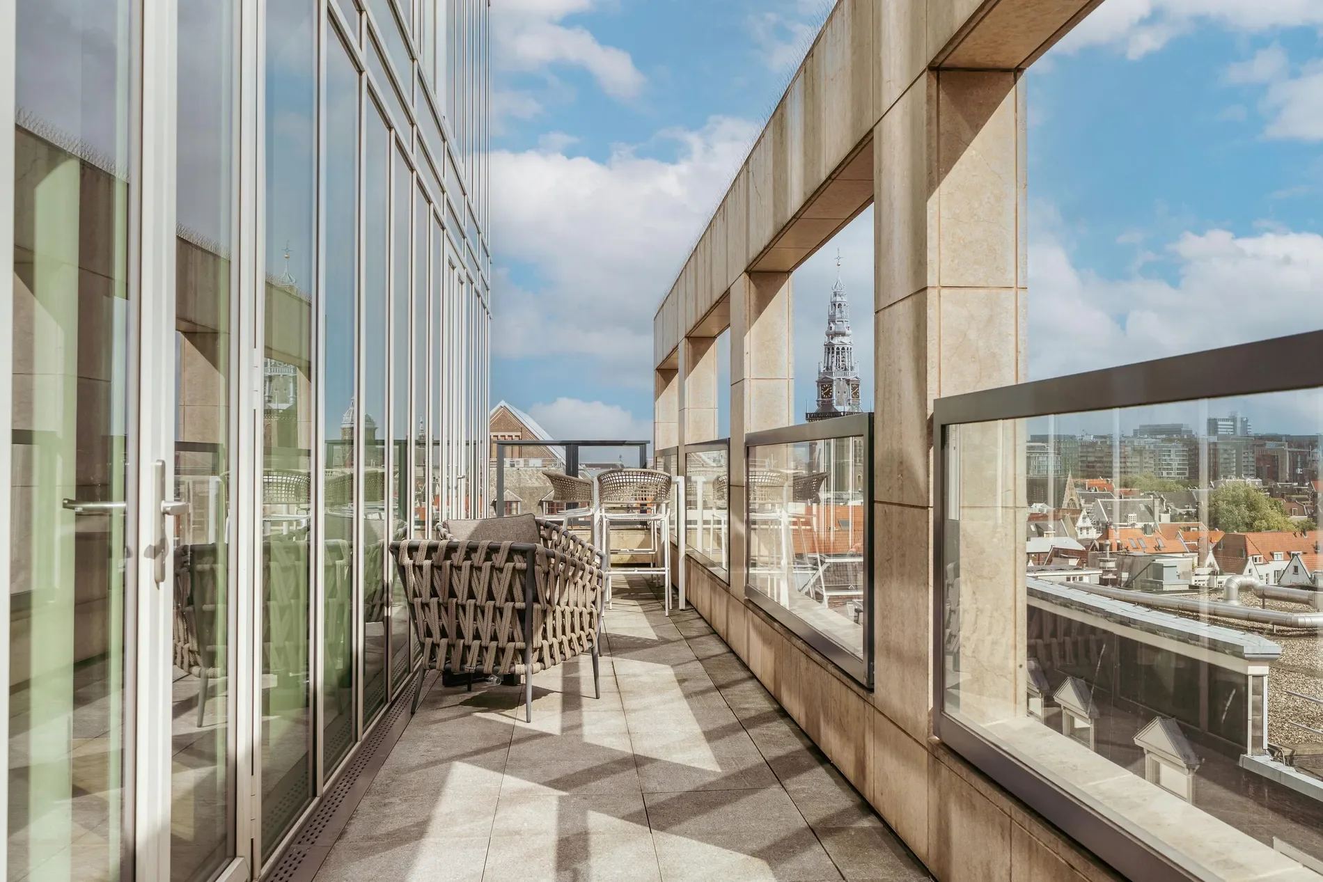 Exterior photo 2